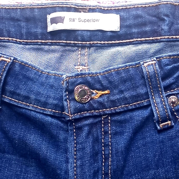 Levi's 518 Superlow Flared Jeans- #1647 - Picture 4 of 16